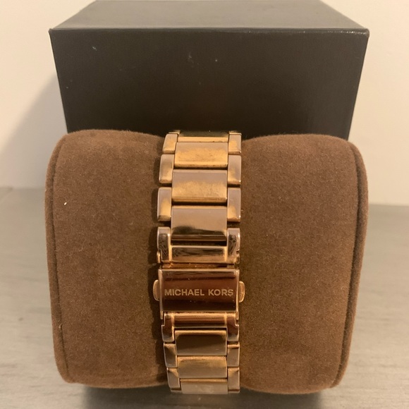 Michael Kors watch rose gold main image 4